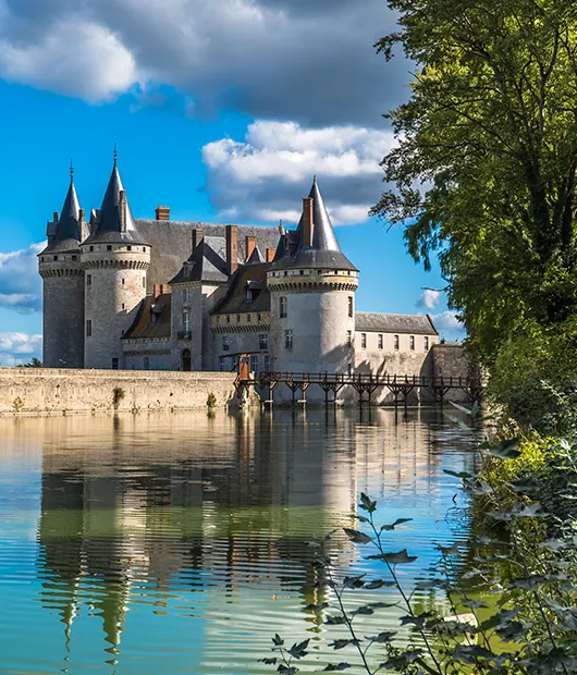 Une cite fluviale faconnee par son fleuve royal, la Loire